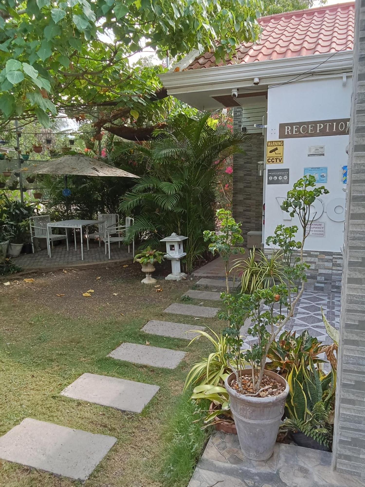 Yoo Darius' Residences Moalboal Exterior photo