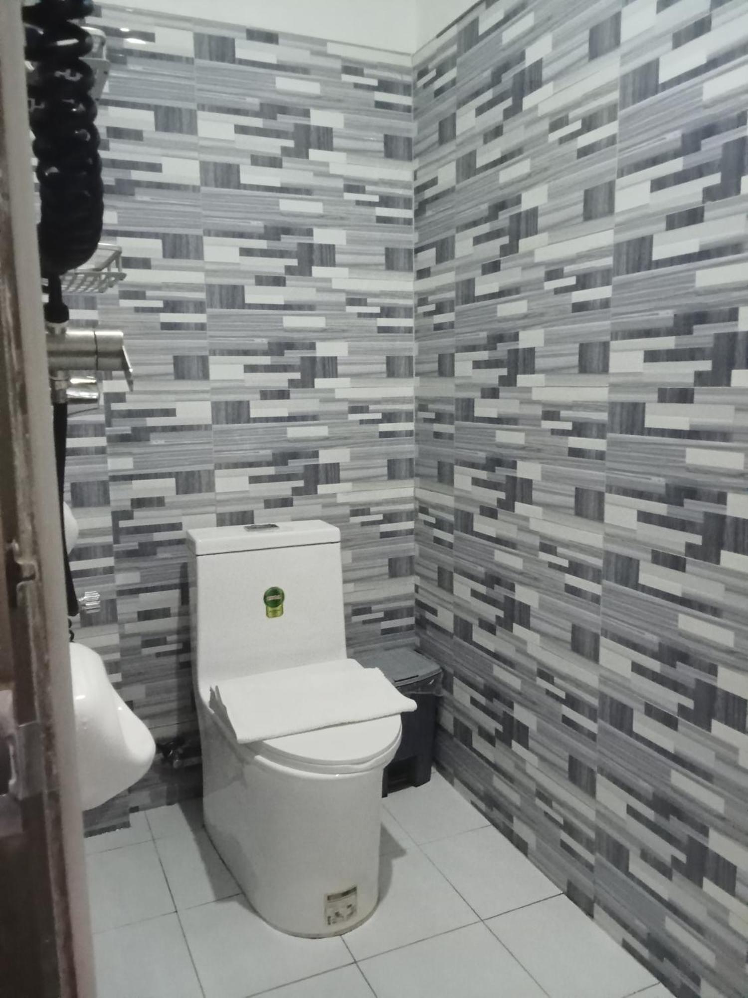 Yoo Darius' Residences Moalboal Exterior photo